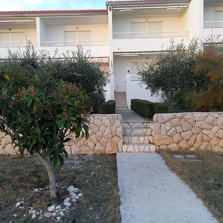 公寓 Nina 罗戈兹尼察